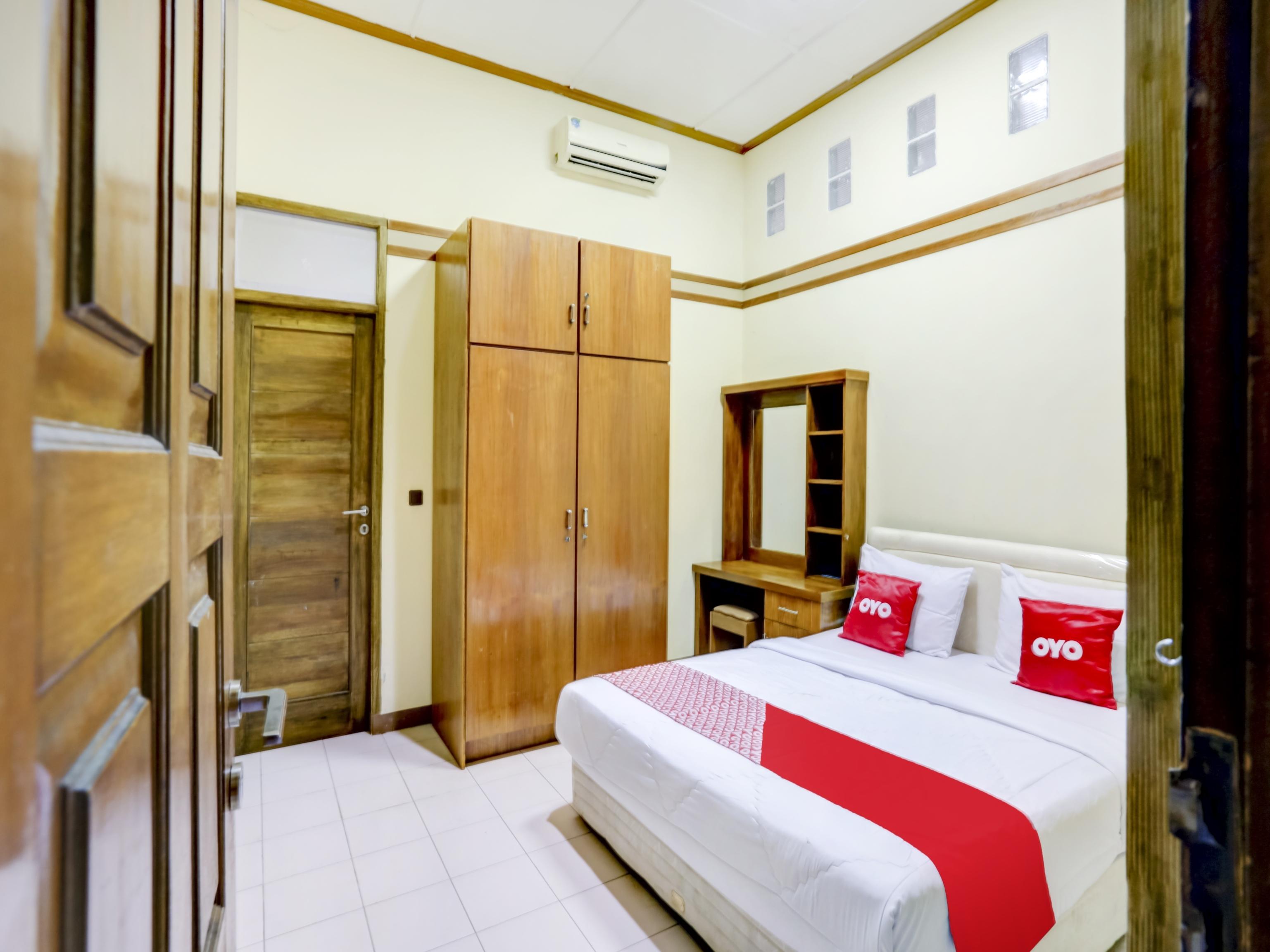 Oyo 90066 Tobana Pejaten House Джакарта Екстер'єр фото