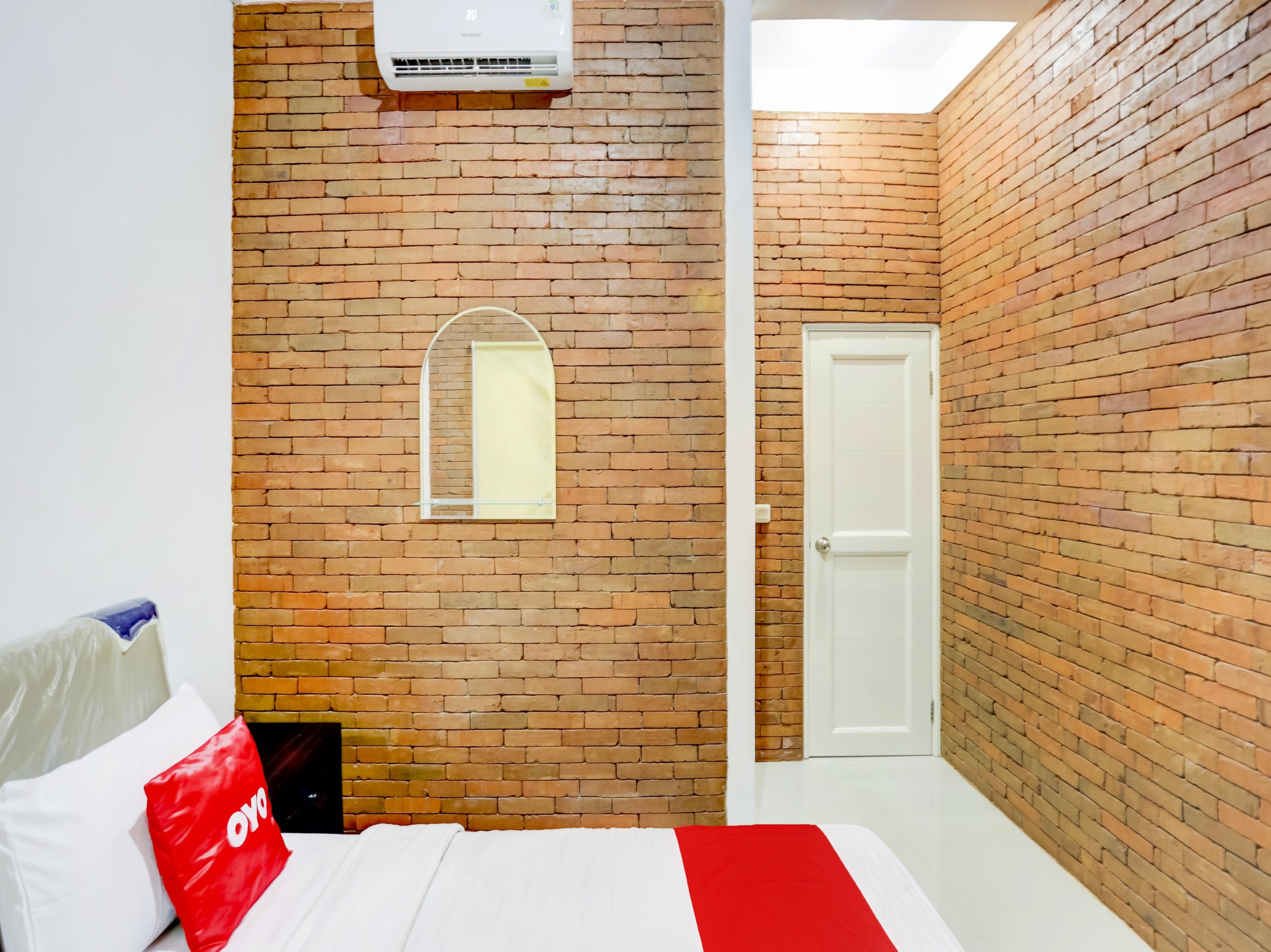 Oyo 90066 Tobana Pejaten House Джакарта Екстер'єр фото