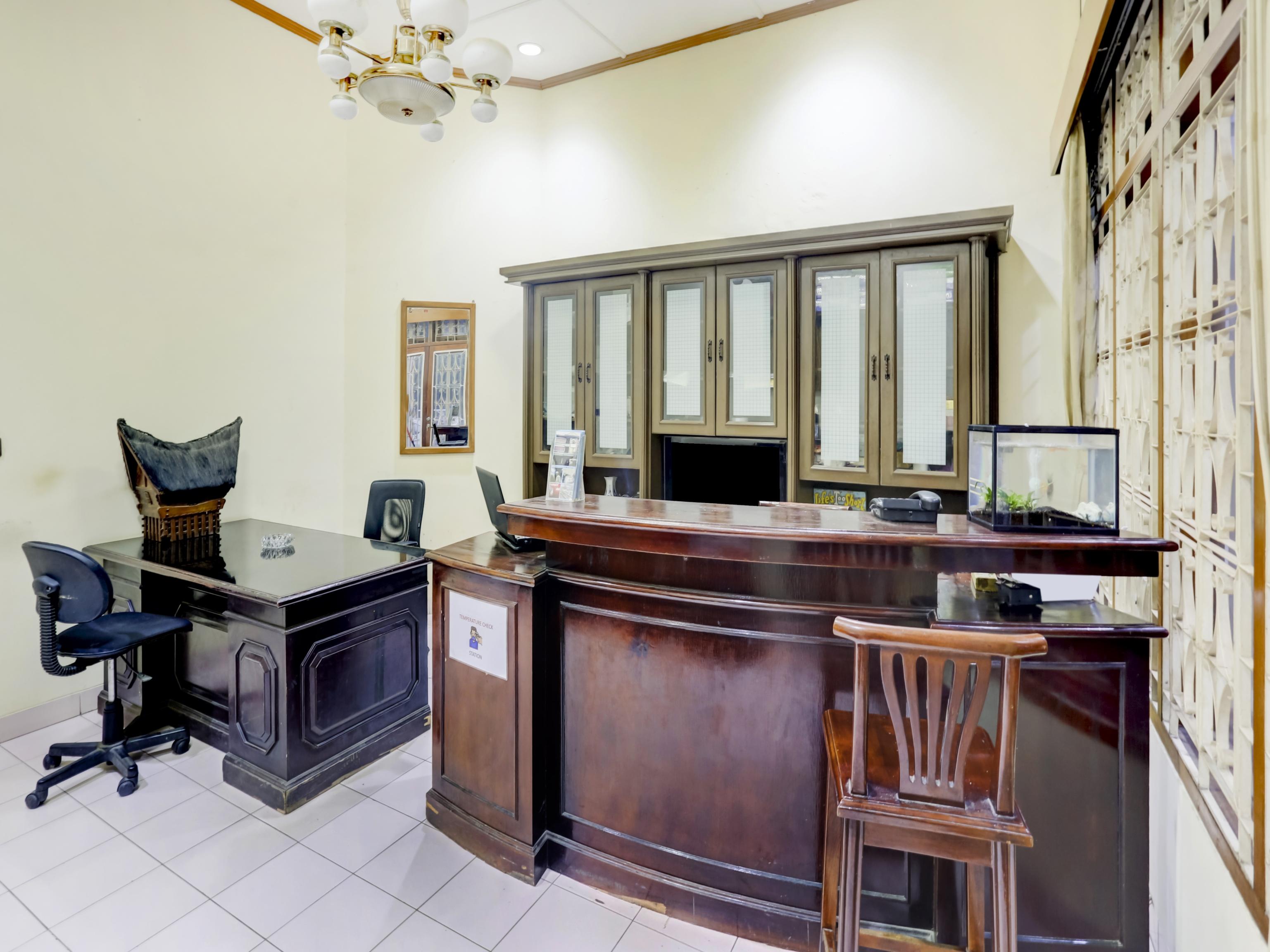 Oyo 90066 Tobana Pejaten House Джакарта Екстер'єр фото
