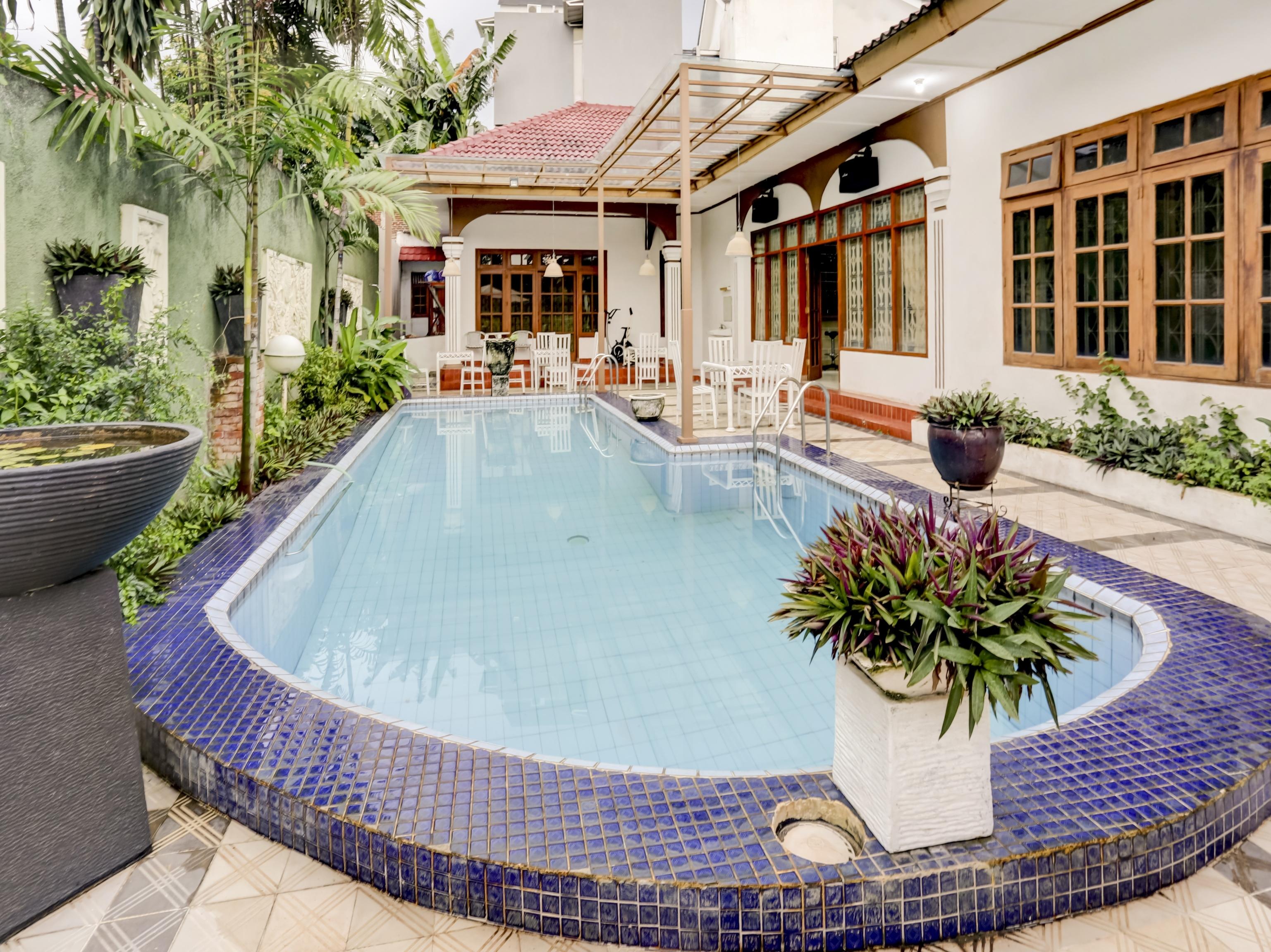 Oyo 90066 Tobana Pejaten House Джакарта Екстер'єр фото