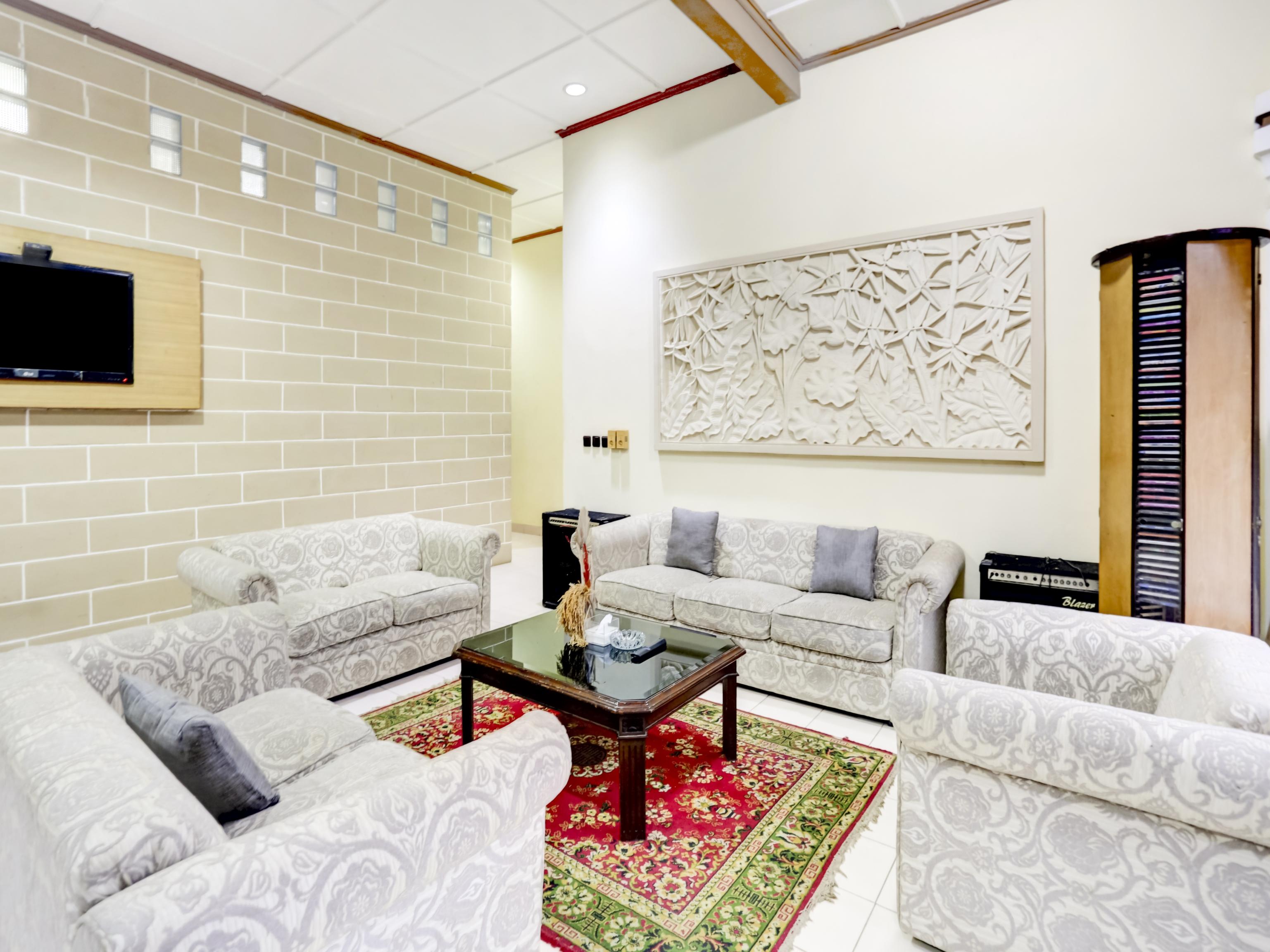 Oyo 90066 Tobana Pejaten House Джакарта Екстер'єр фото